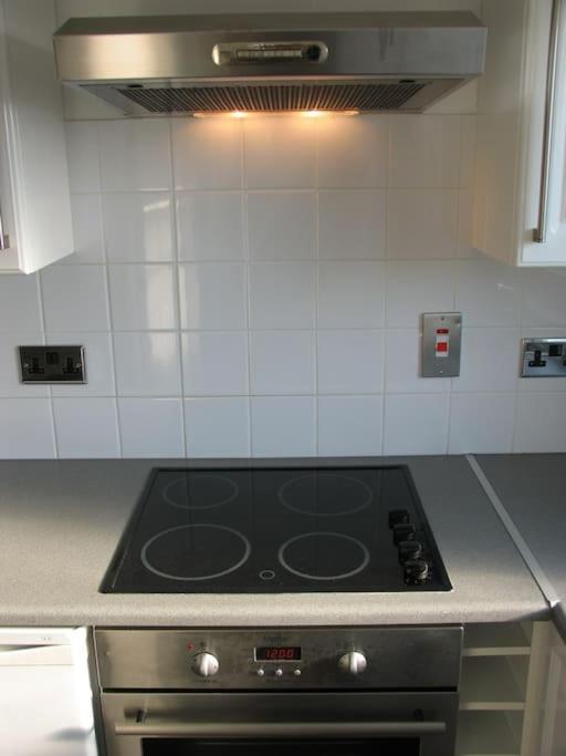 Modern Cosy Private Studio, Wifi, Ip-Tv, Must See Romford Exterior foto