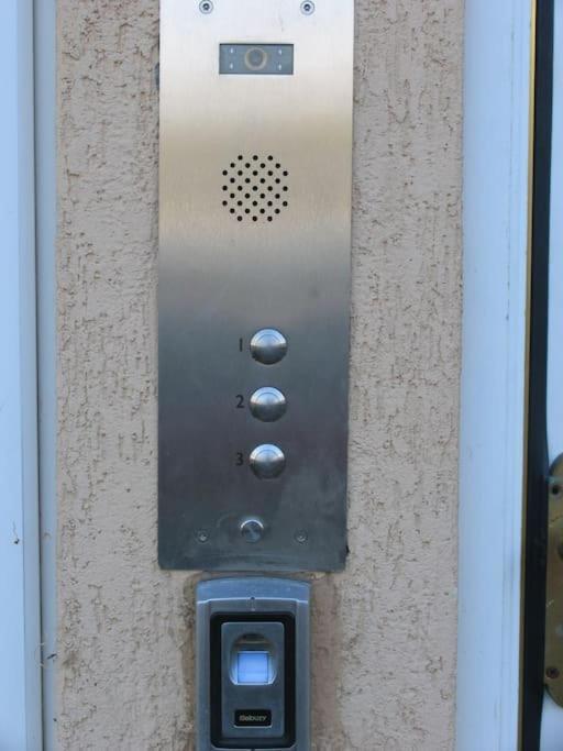 Modern Cosy Private Studio, Wifi, Ip-Tv, Must See Romford Exterior foto